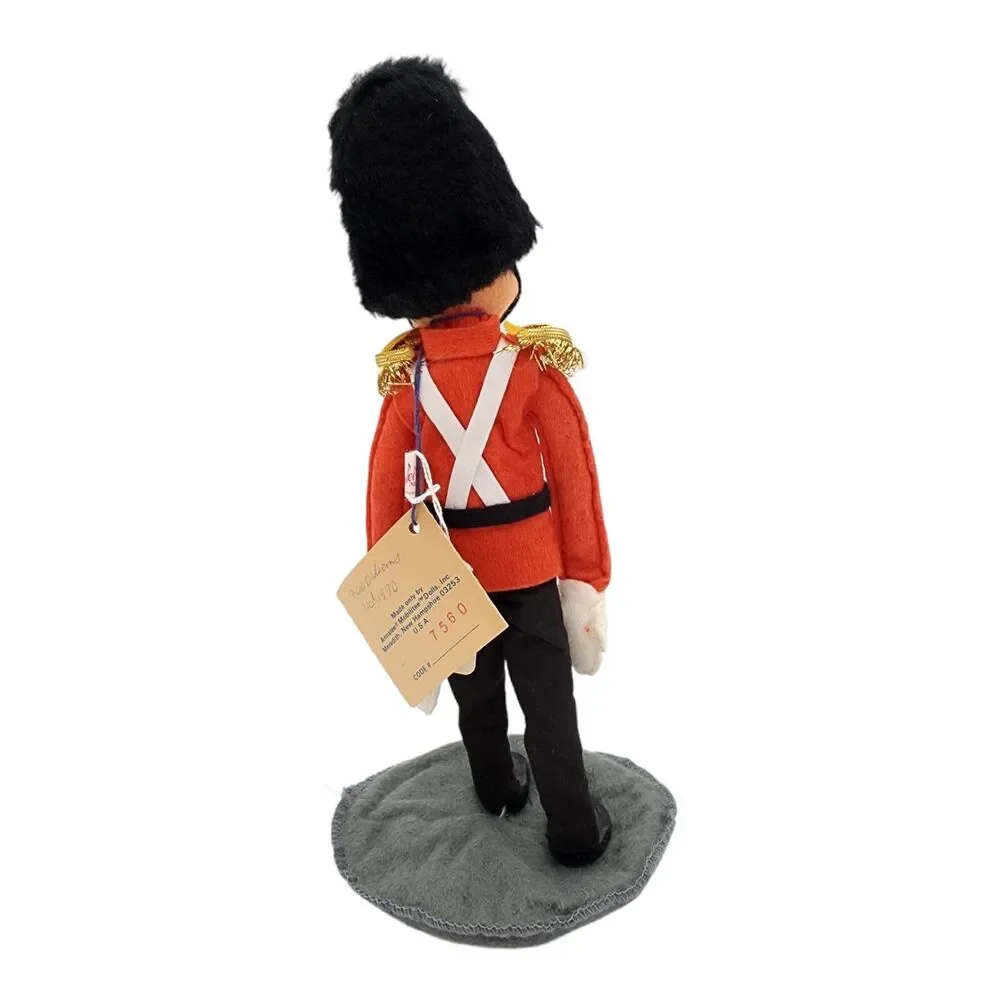 Vintage 1989 Annalee British Queen's Guard 11